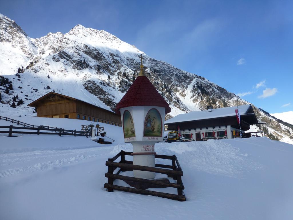Hotel Almhof Neustift im Stubaital Bagian luar foto