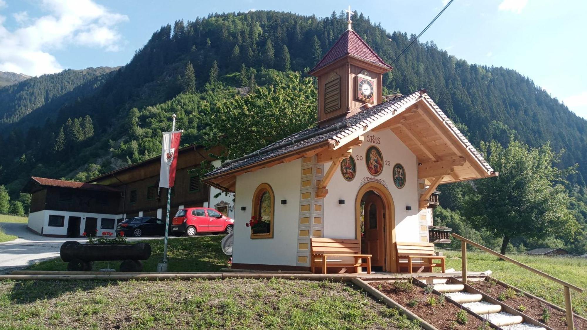 Hotel Almhof Neustift im Stubaital Bagian luar foto