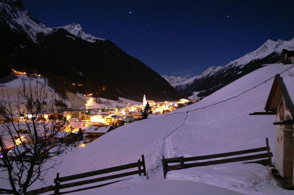 Hotel Almhof Neustift im Stubaital Bagian luar foto