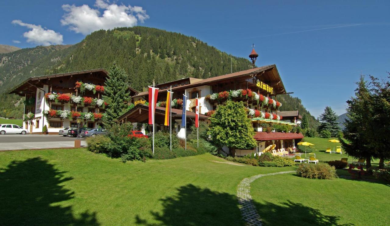 Hotel Almhof Neustift im Stubaital Bagian luar foto