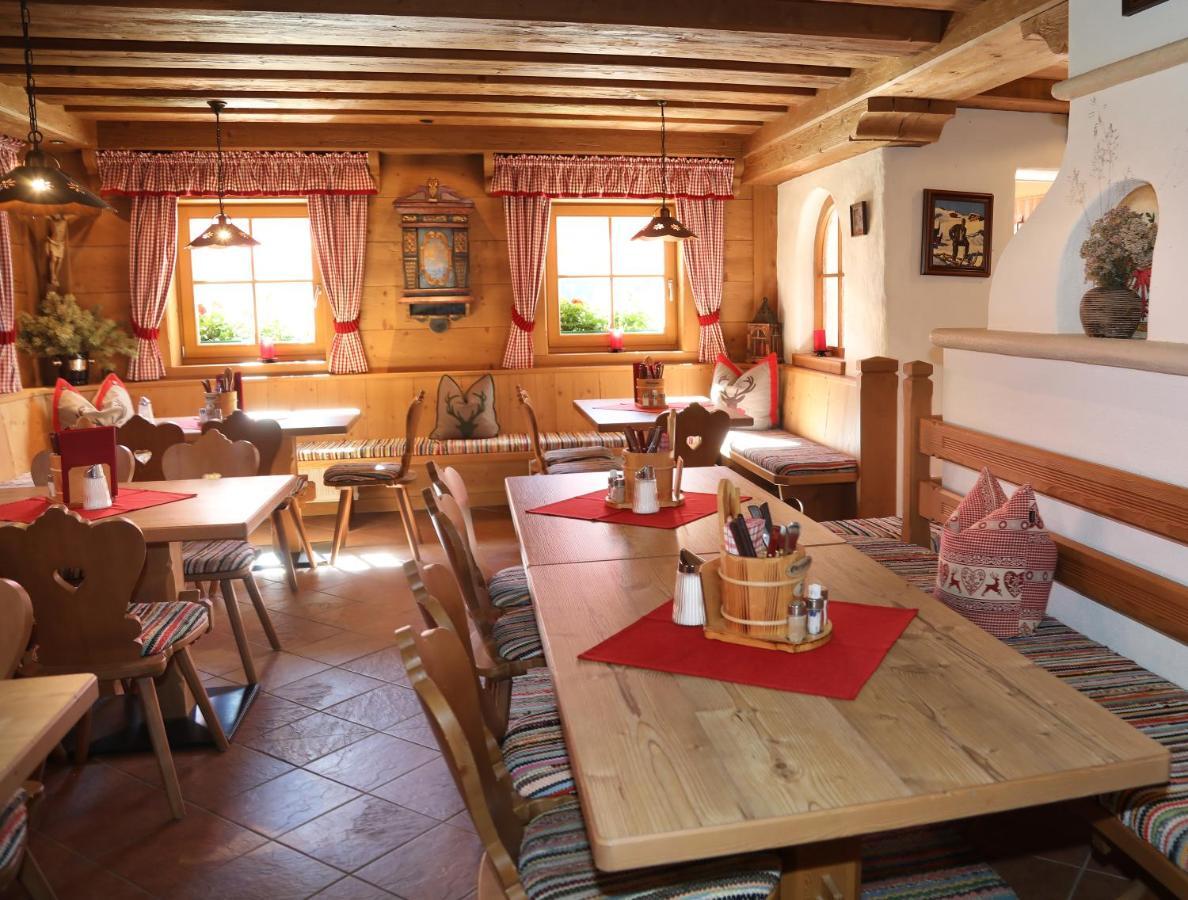 Hotel Almhof Neustift im Stubaital Bagian luar foto