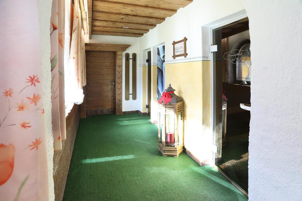 Hotel Almhof Neustift im Stubaital Bagian luar foto